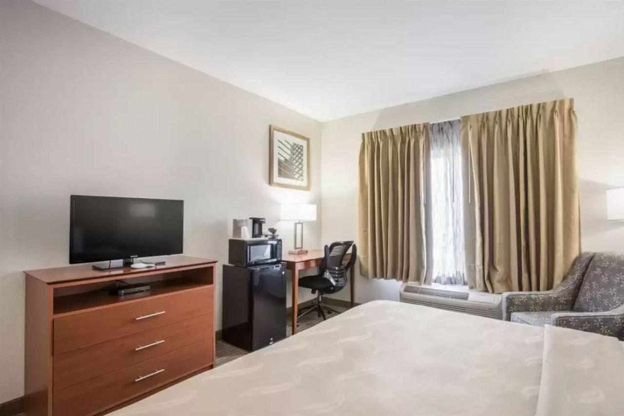Quality Inn & Suites Lodi I-90 מראה חיצוני תמונה